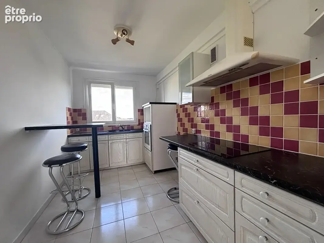 Appartement T4 avec balcon Laval - photo 2
