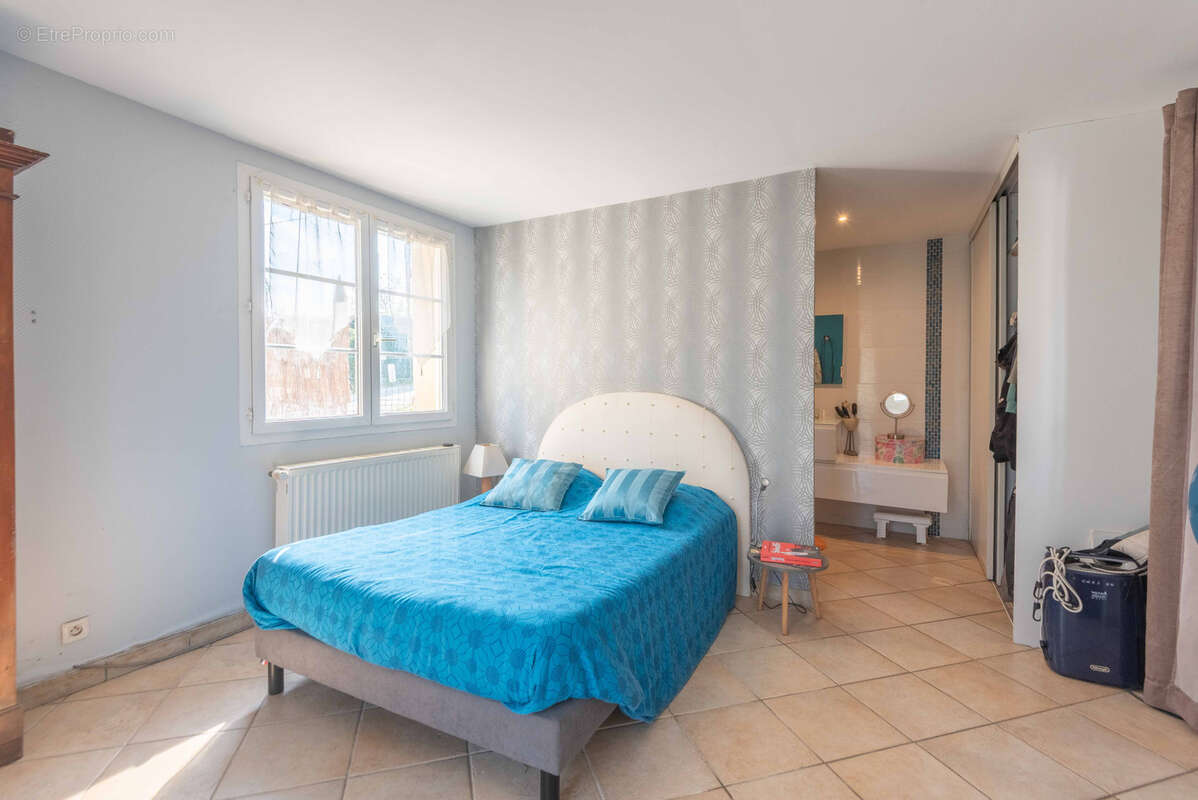 Maison à FARGUES-SAINT-HILAIRE