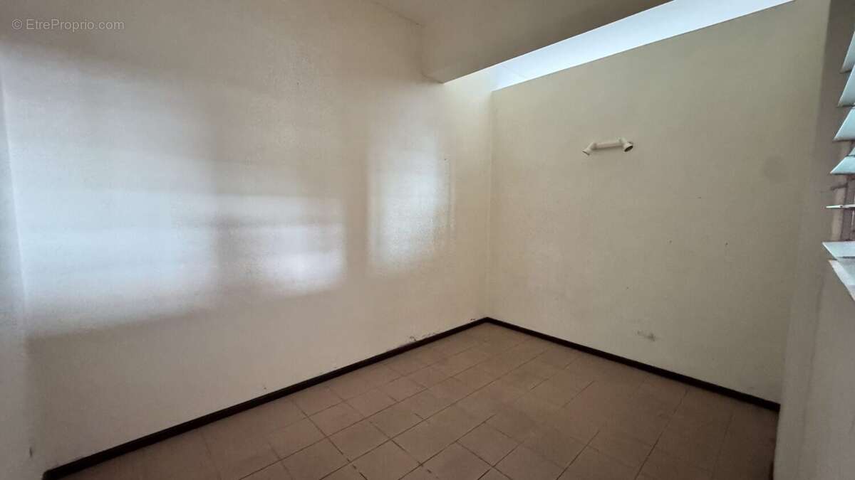 Appartement à LES AVIRONS