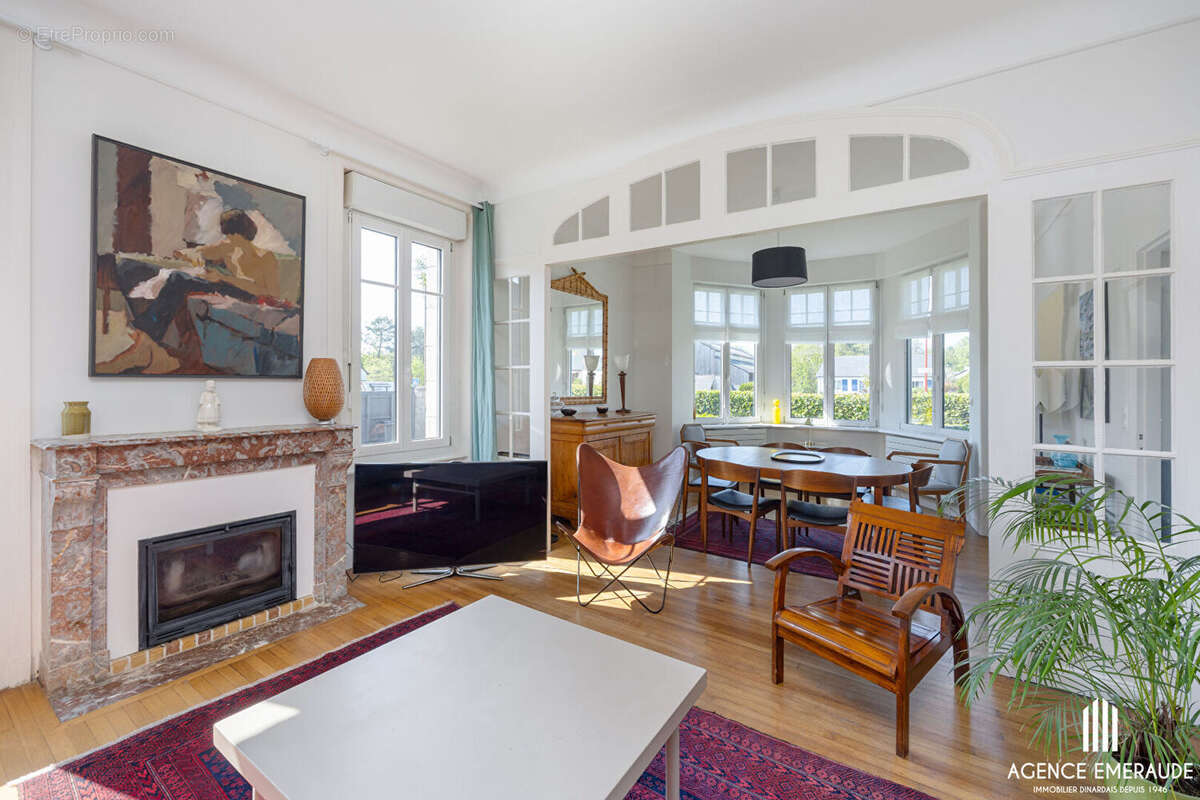 Maison à LE MINIHIC-SUR-RANCE