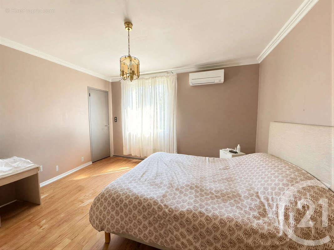 Maison 186 m² à Begles  - photo 7