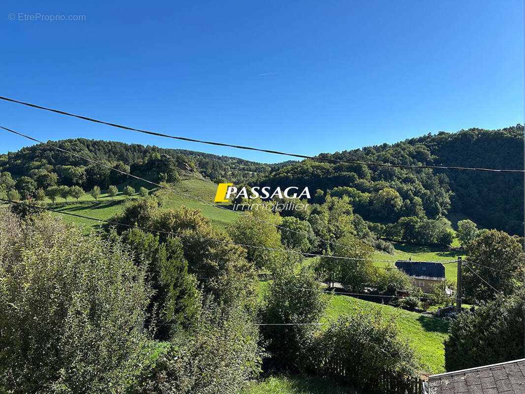 Maison à SAINT-SATURNIN-DE-LENNE