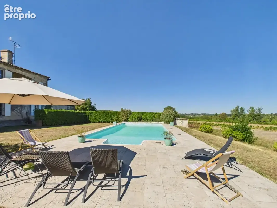 Château proche Saint‑Émilion avec domaine, hébergements indépendants et salle de réception - photo 2