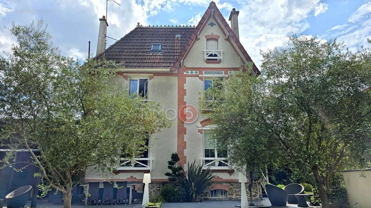 Maison à LE RAINCY