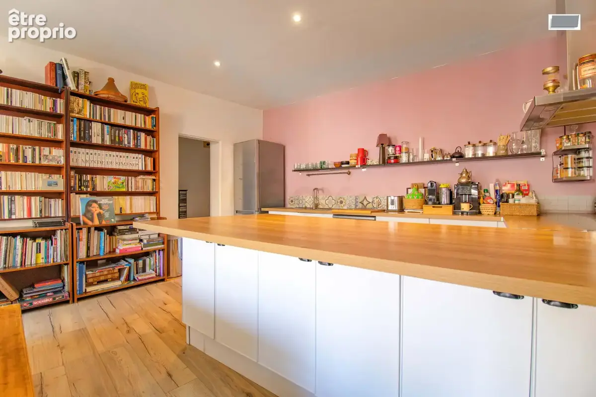 Toulon centre - tres bel appartement renove 3 chambres - photo 10