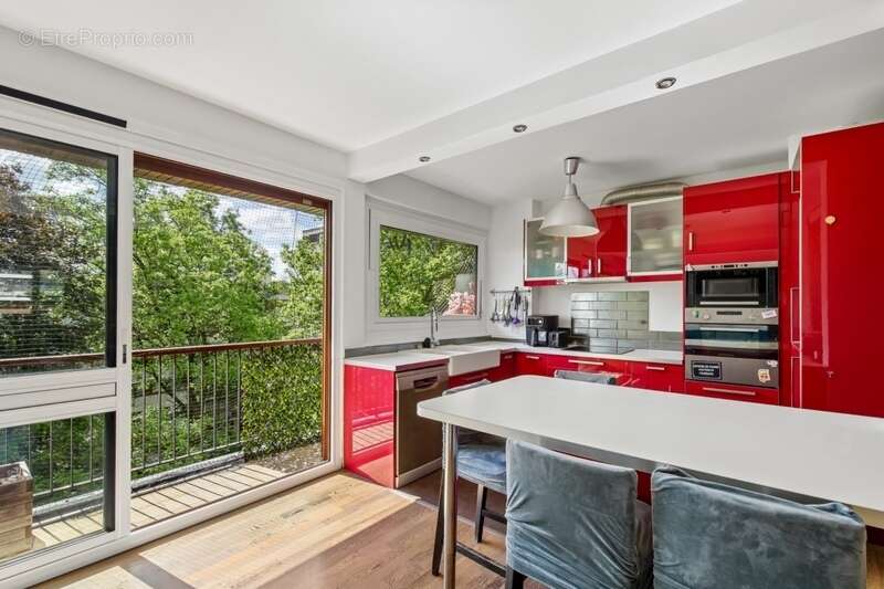 Appartement à LA CELLE-SAINT-CLOUD
