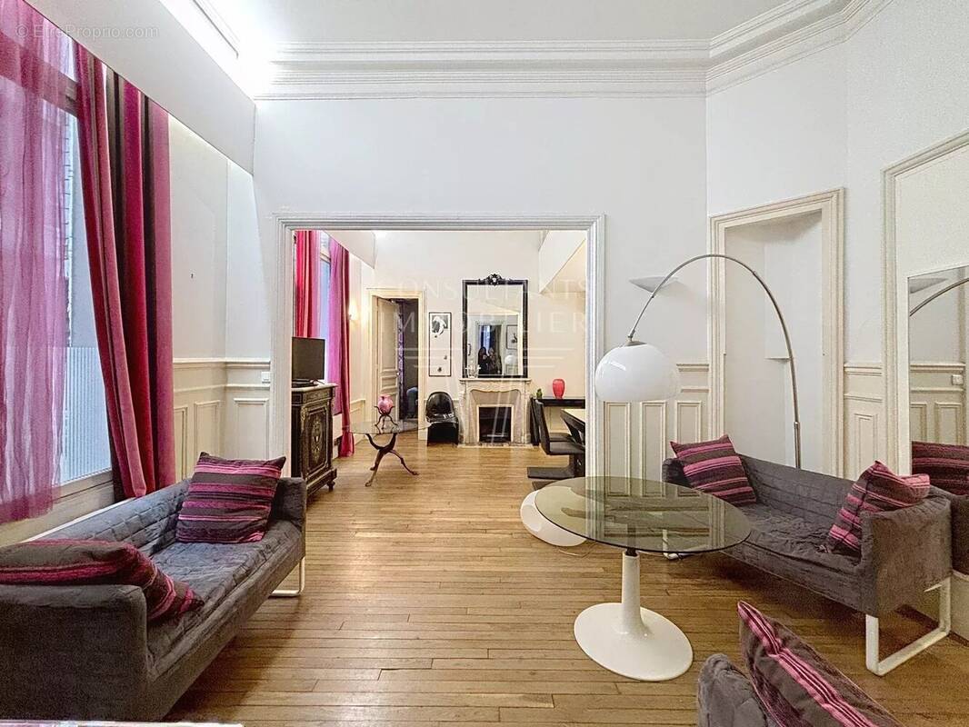Appartement à NEUILLY-SUR-SEINE