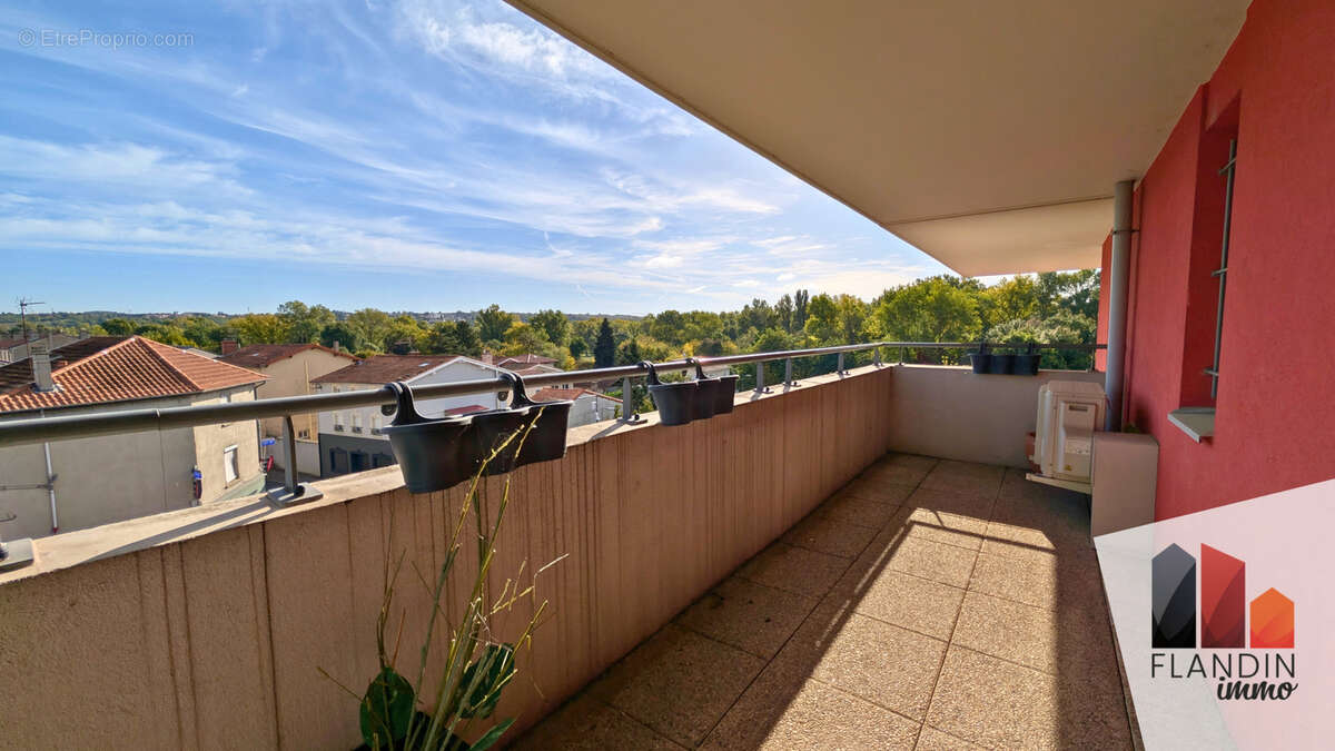 Appartement à GRIGNY