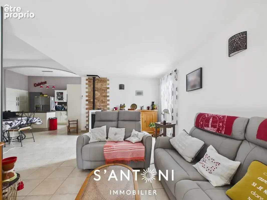 Lézignan-la-Cèbe  Maison plain-pied avec piscine - photo 4