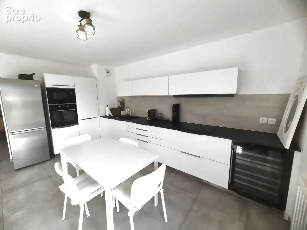 Exclusivité ! Appartement avec vue Montagnes de type 3, très récent, Terrasse et Garage ! - photo 7