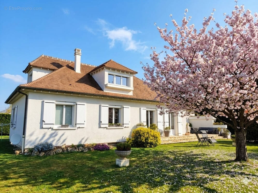 Maison à BAILLEAU-ARMENONVILLE