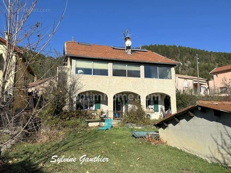 Maison à vendre 8 pièces VEYNES (05) - photo 8