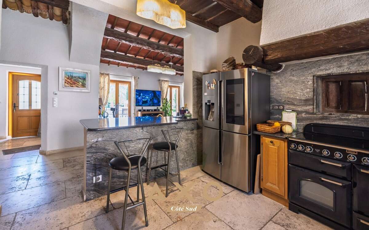 Saint marc jaumegarde - vue sainte victoire - ensemble immobilier - 2 maisons - 380 m2  - appartements - jacuzzi - spa - 2 pisci - photo 12
