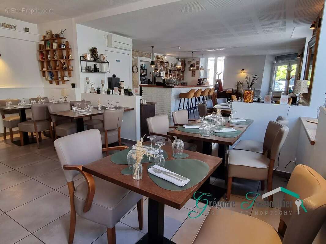 Commerce à MONTIGNY-SUR-LOING