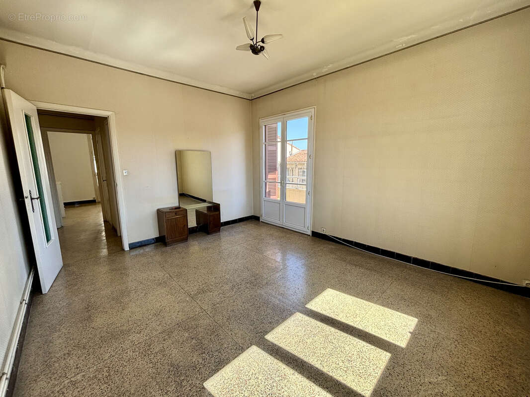 Appartement à MARSEILLE-1E