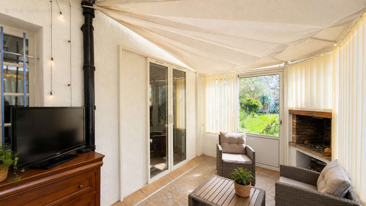 CARCASSONNE - Maison 105 m2 - 4 chambres - Jardin - photo 7