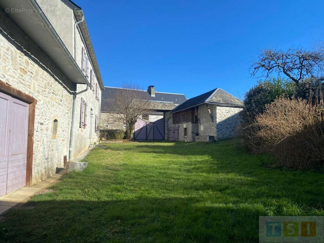 Maison à AVEZAC-PRAT-LAHITTE