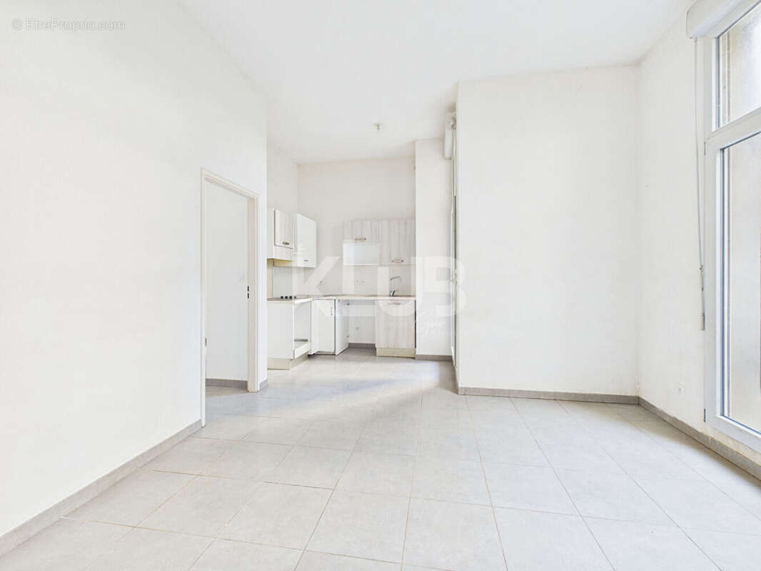 Appartement à MARSEILLE-3E