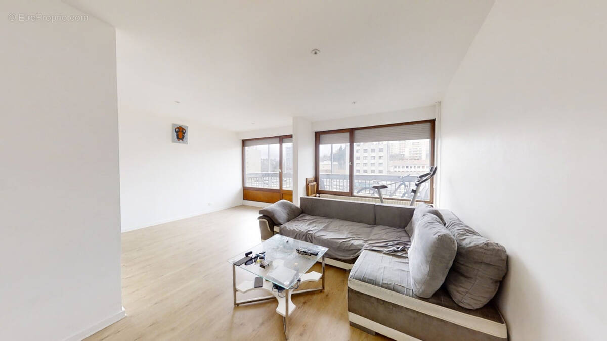 Appartement à SAINT-ETIENNE
