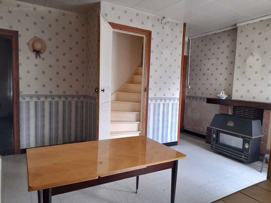 Maison à MAULDE