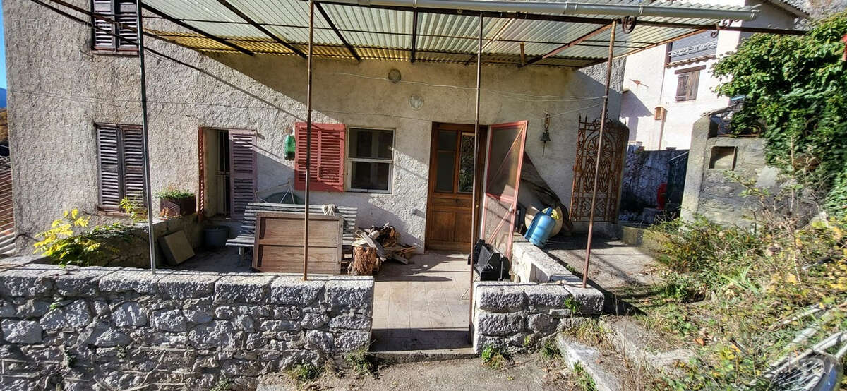 AIGLUN (06) Maison de villa et 13 hectares de terrain - photo 16