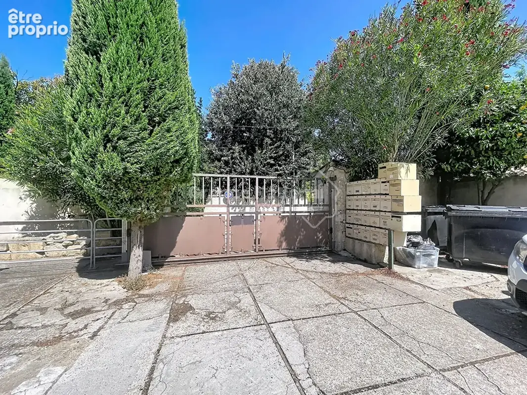Arles quartier montplaisir, ensemble immobilier de rapport avec piscine, 12 lots, fort potentiel - photo 3