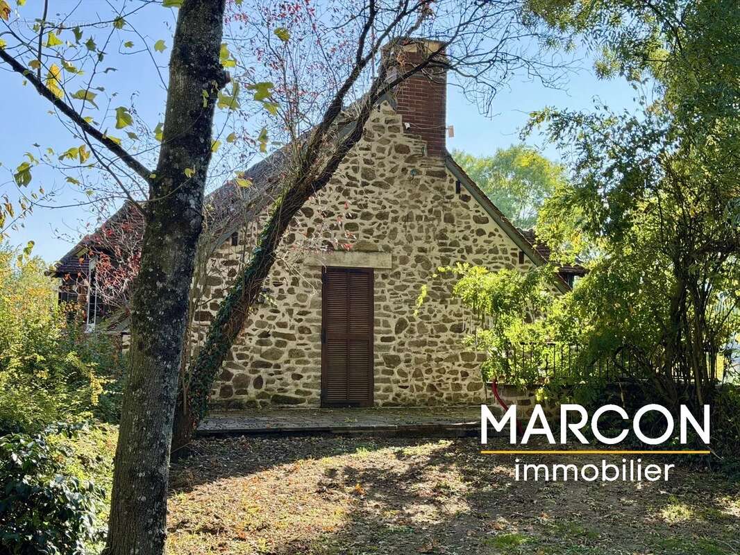 Maison à LA CELLE-DUNOISE