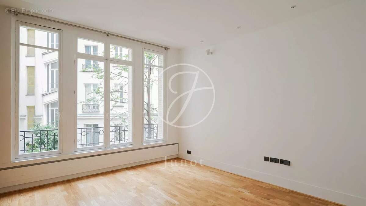 Appartement à PARIS-6E