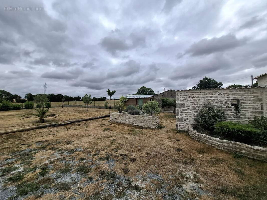 Maison à PAIZAY-LE-CHAPT