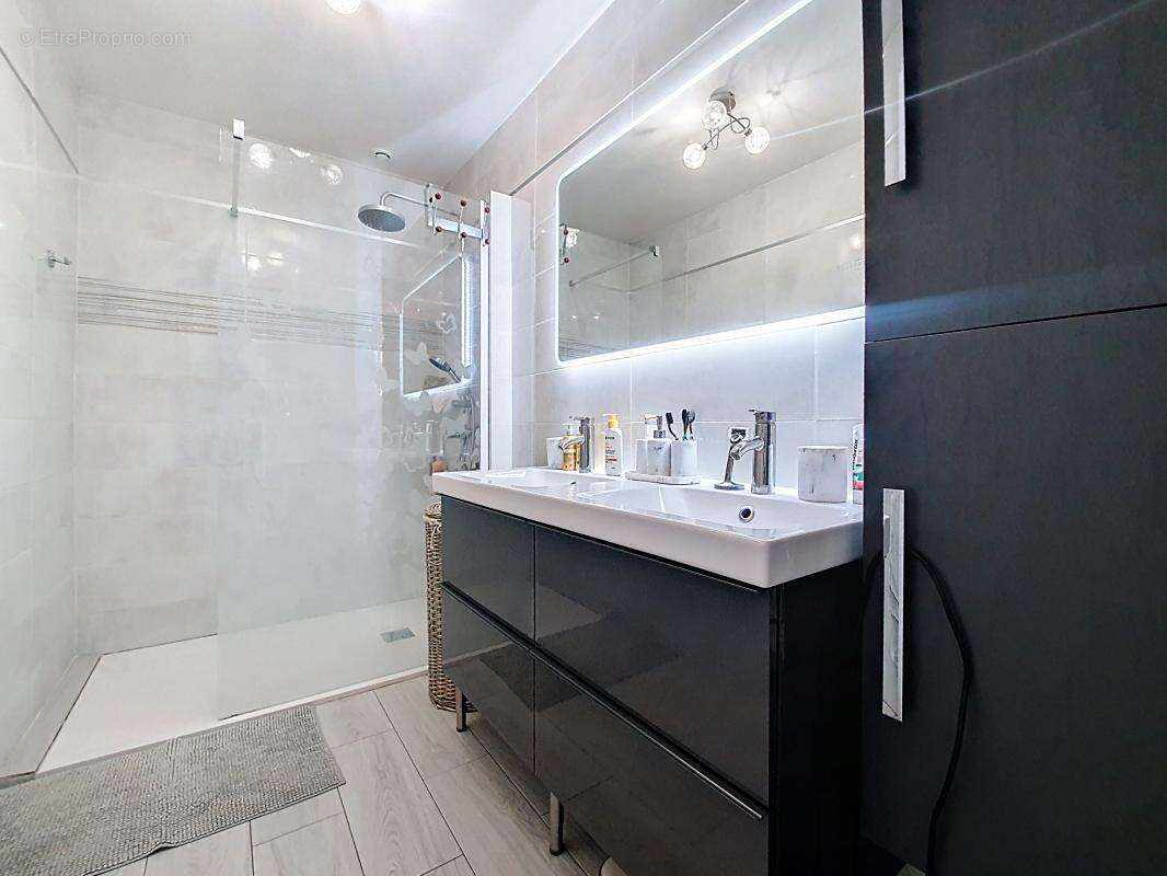 Maison à SAINT-SYMPHORIEN-D'OZON