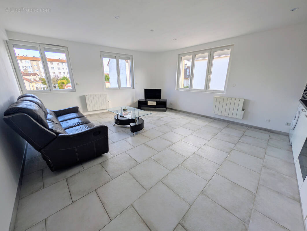 Appartement à SAINTE-SAVINE