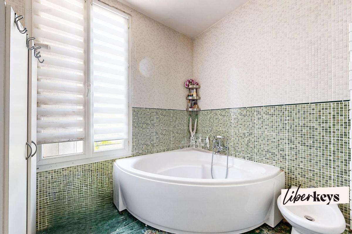 Maison familiale 172 m² – Habitable immédiatement – Jardin 757 m² – Claye-Souilly - Quartier Bois-Fleuri - photo 9