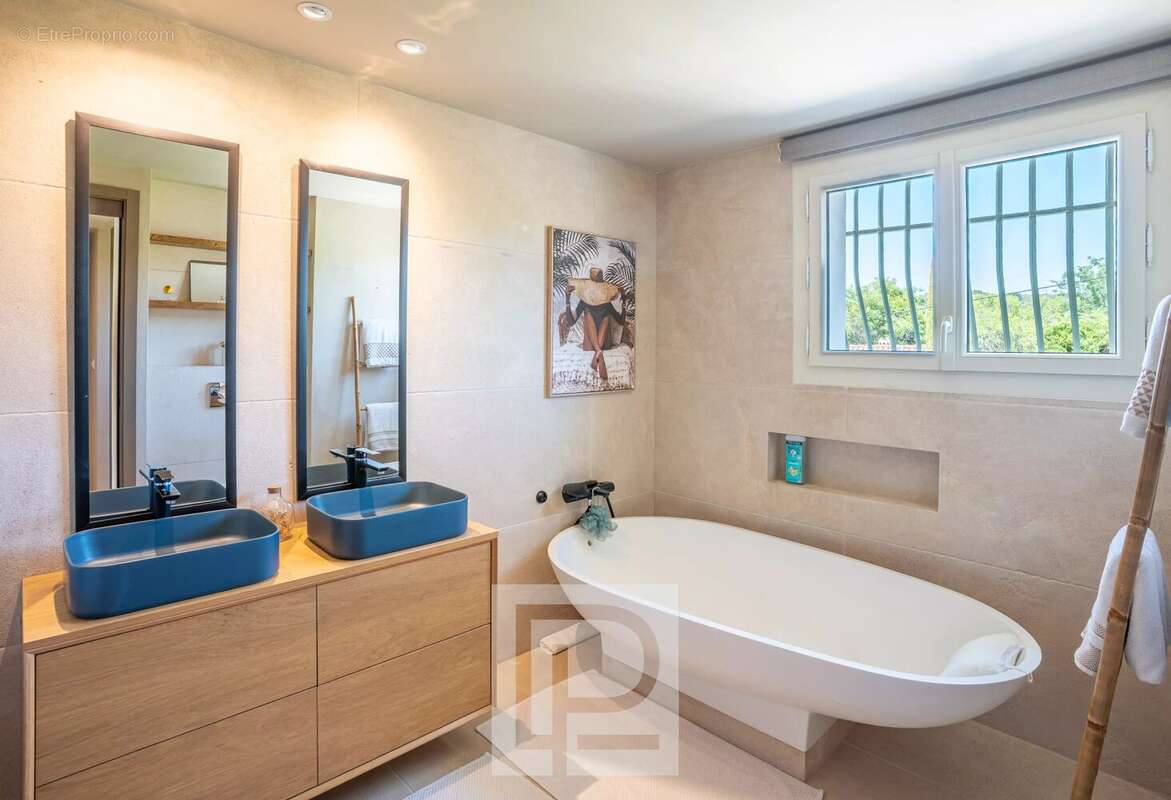 Maison à MOUGINS