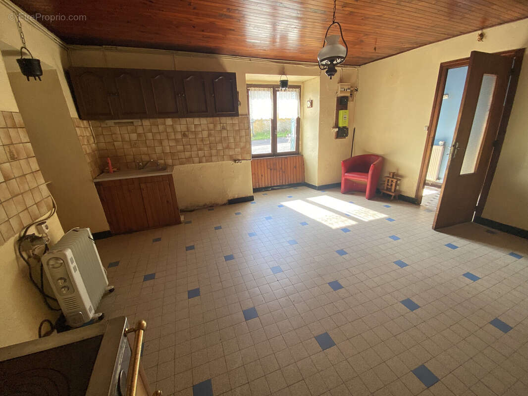 Maison à BESSE-ET-SAINT-ANASTAISE