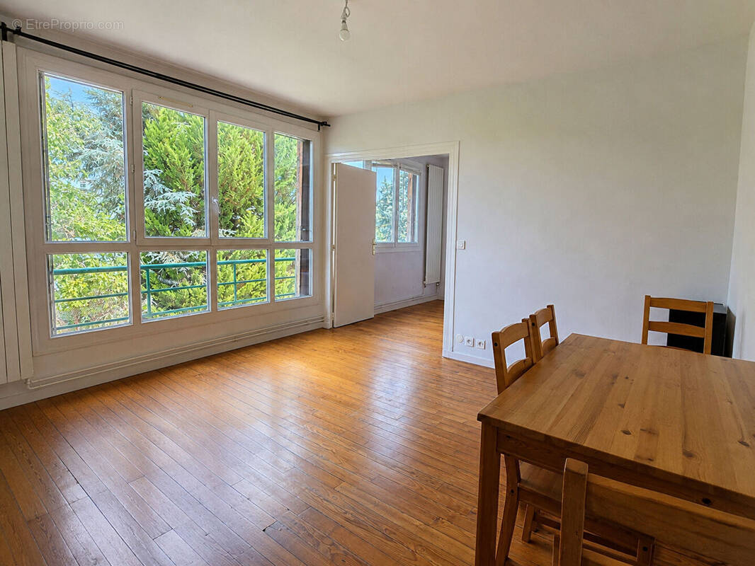 Appartement à EPINAY-SUR-SEINE