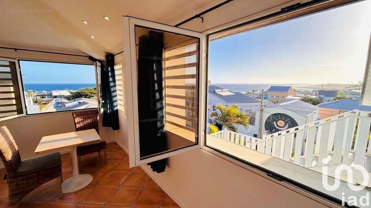 Photo 2 - Commerce à SAINT-PIERRE