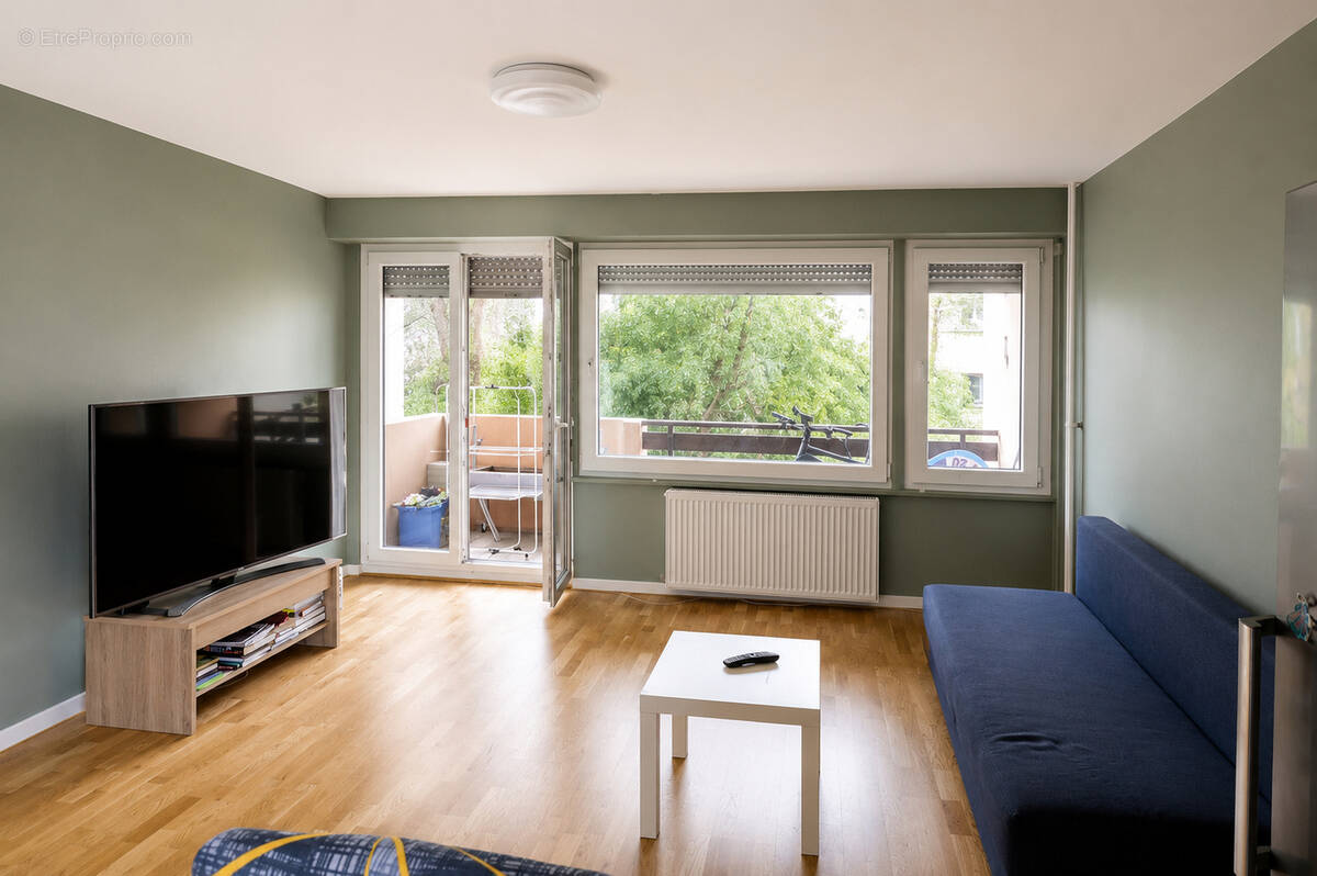 Appartement à ETREMBIERES