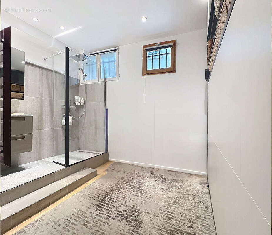 Appartement à PARIS-2E