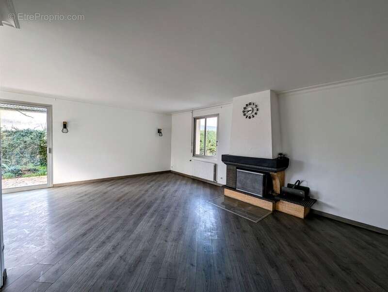 Maison plain-pied 140,5 m² - BRETIGNOLLES (79) - photo 2