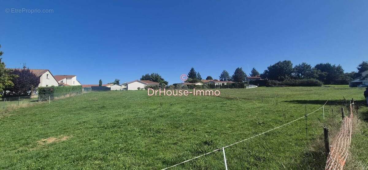Terrain à BAS-EN-BASSET