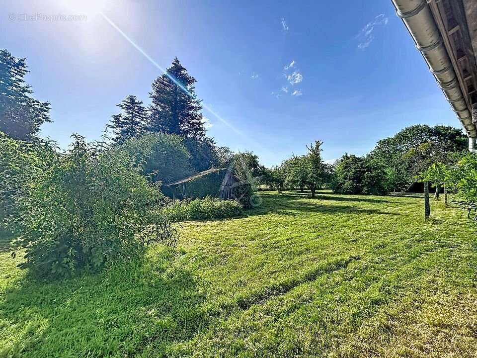 Longère en pierre à rénover  Fort potentiel à la campagne avec dépendances et terrain arboré - photo 15