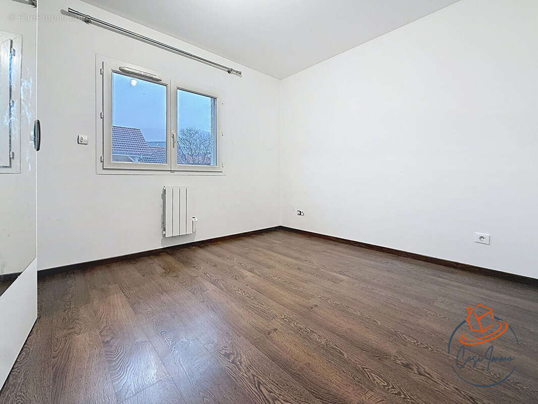 Maison à SAINT-GENIS-POUILLY