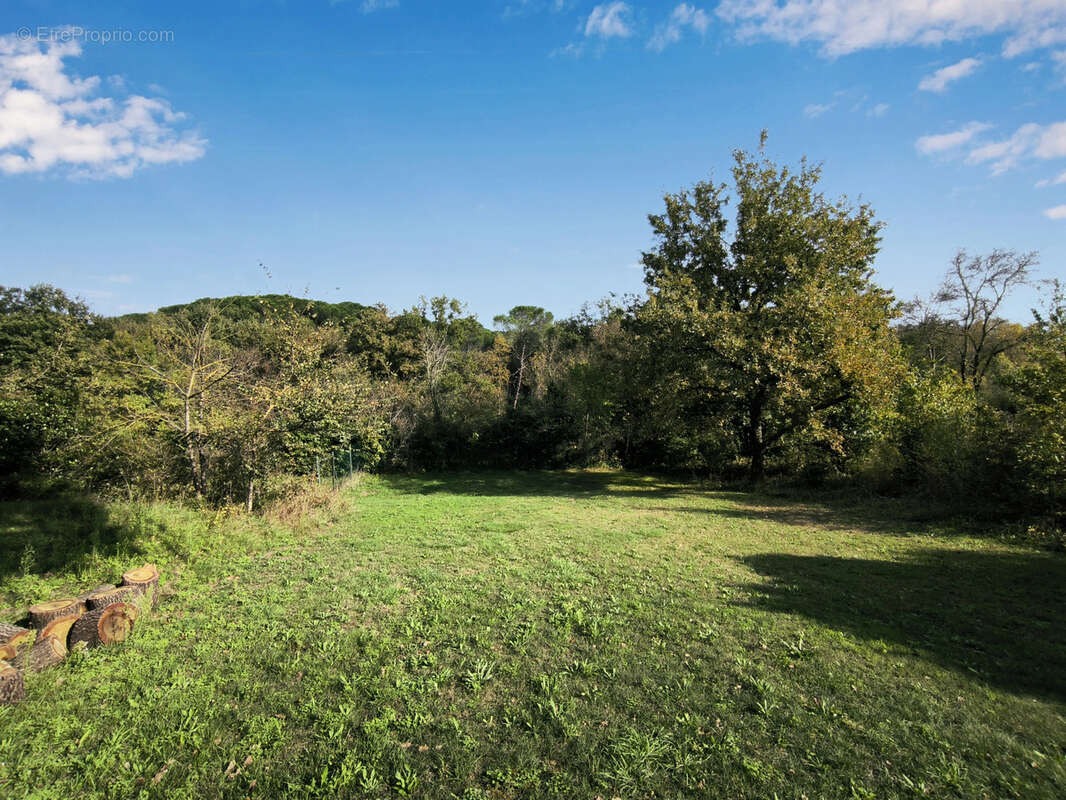 Terrain à UZES