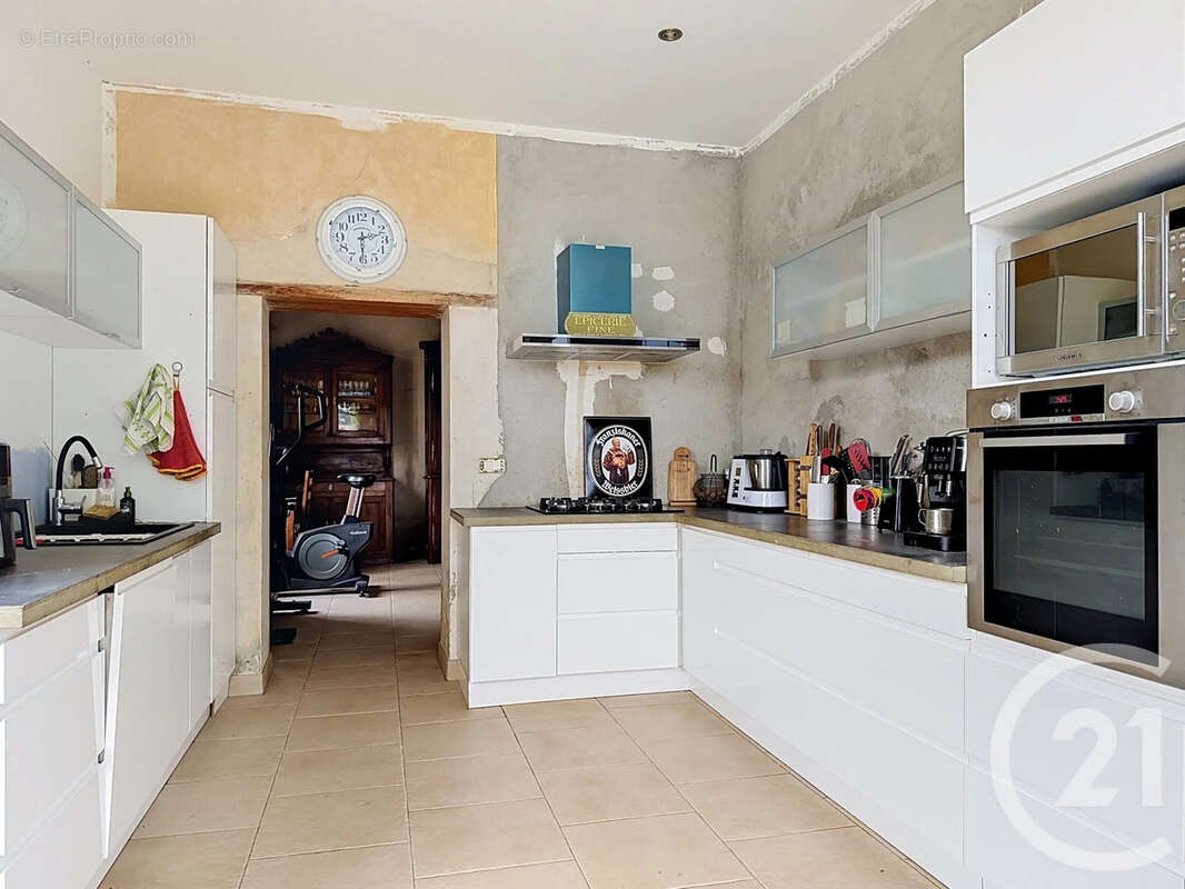 Maison 186 m² à Saint-Nauphary  - photo 4