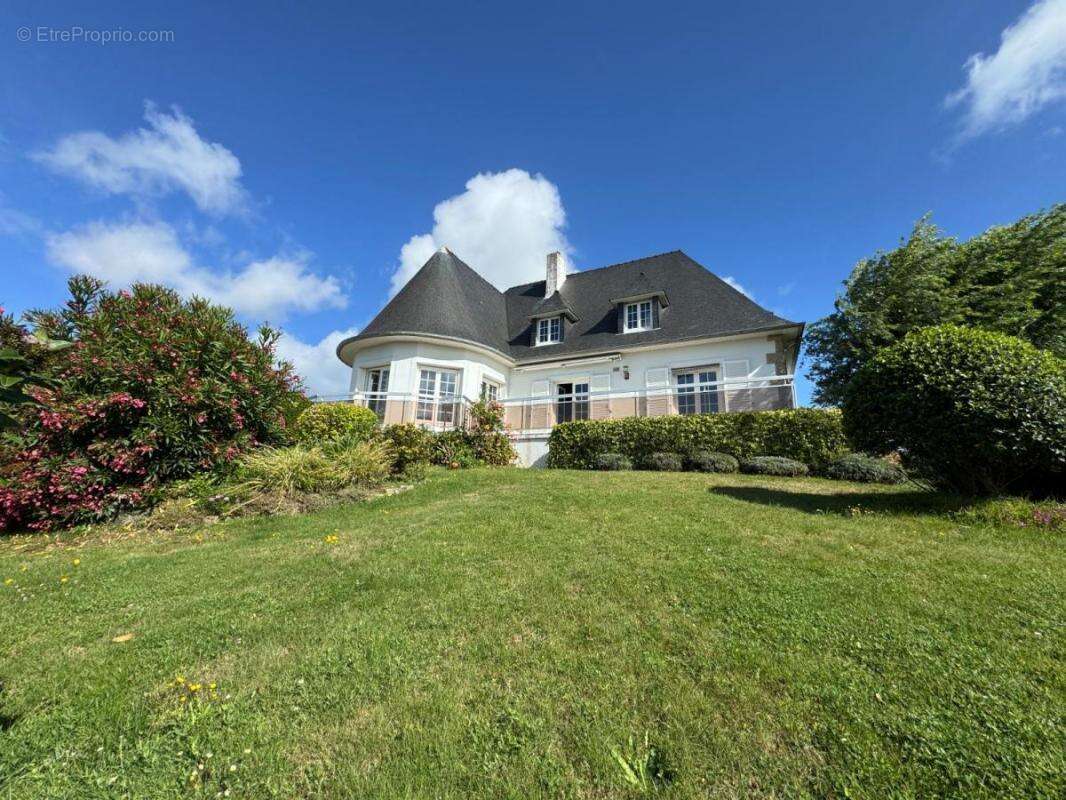 Maison à SAINT-MELOIR-DES-ONDES