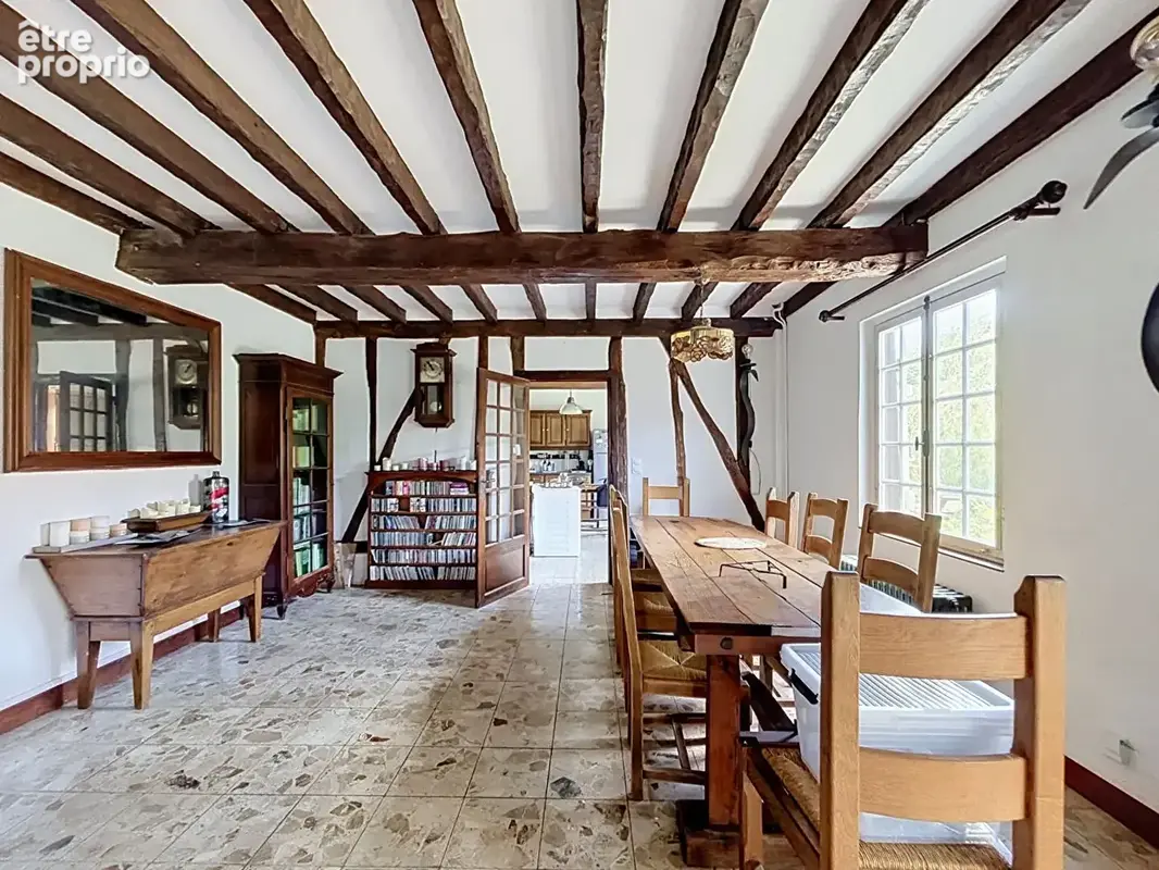 À proximité de Gisors  - propriété avec deux maisons - 5 chambres - piscine chauffée - photo 5