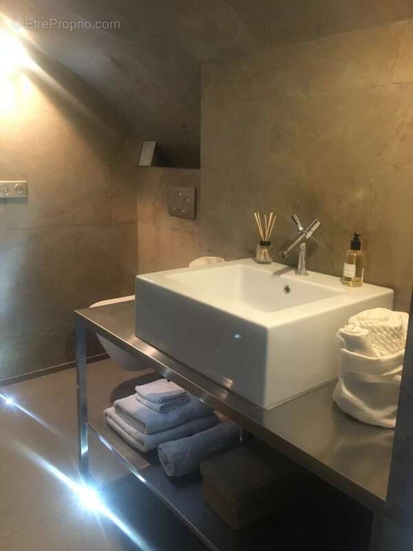 Appartement à ROQUEFORT-LES-PINS