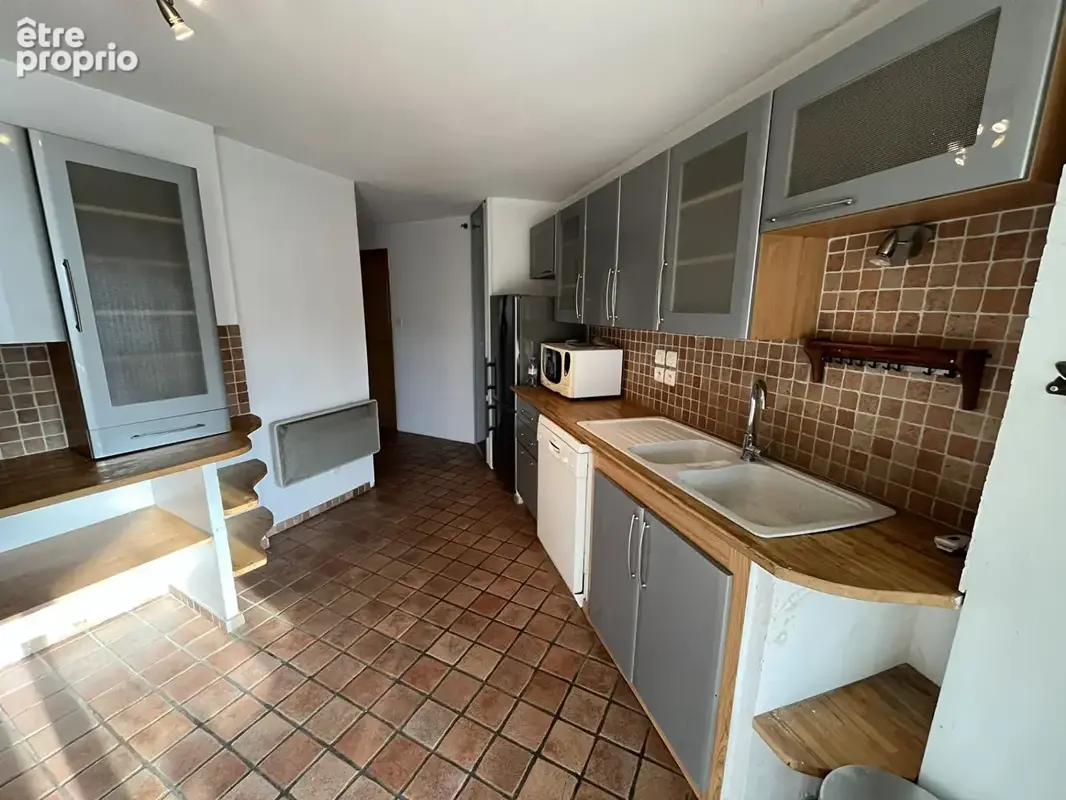 A vendre Hyper centre Bourg en Bresse Appartement  6 pièce(s) 220 m2, terrasse, Vérenda et cave - photo 2