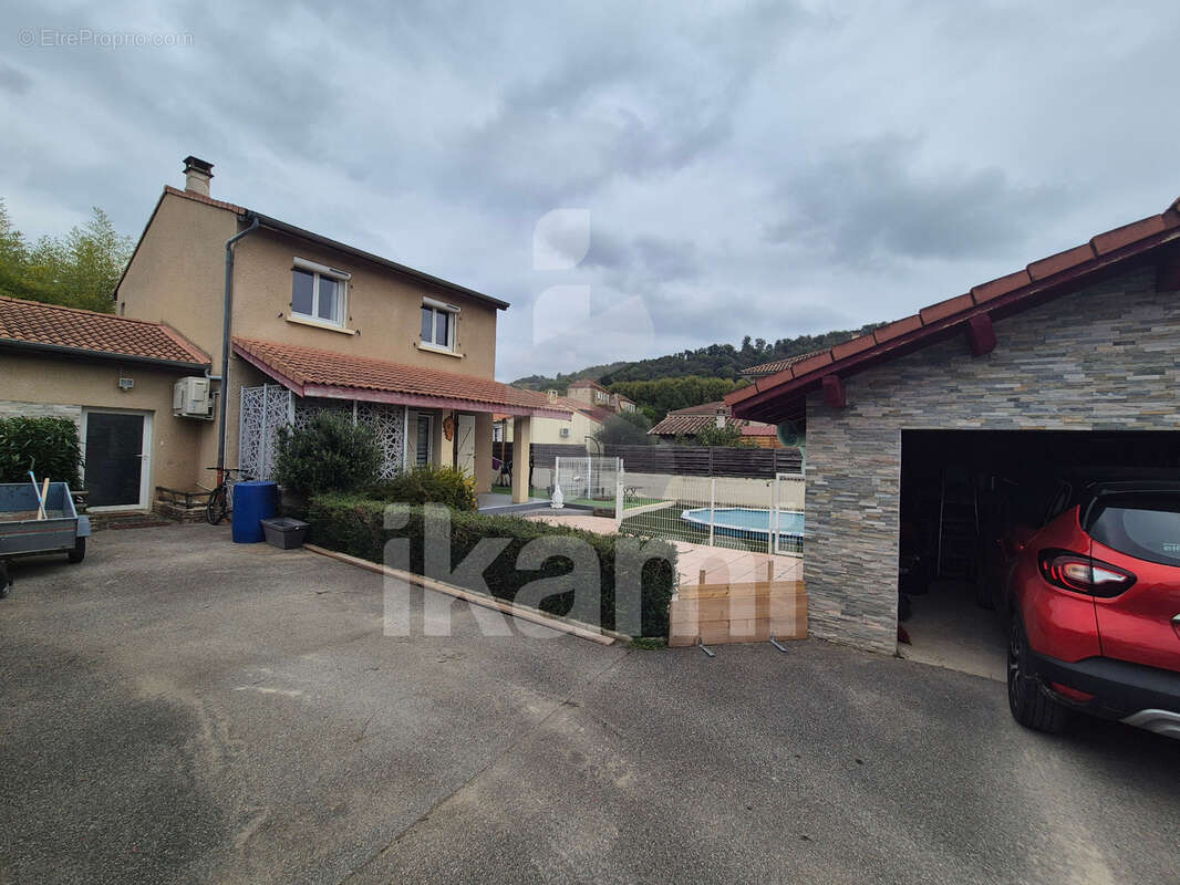 Maison à SAINT-DONAT-SUR-L&#039;HERBASSE