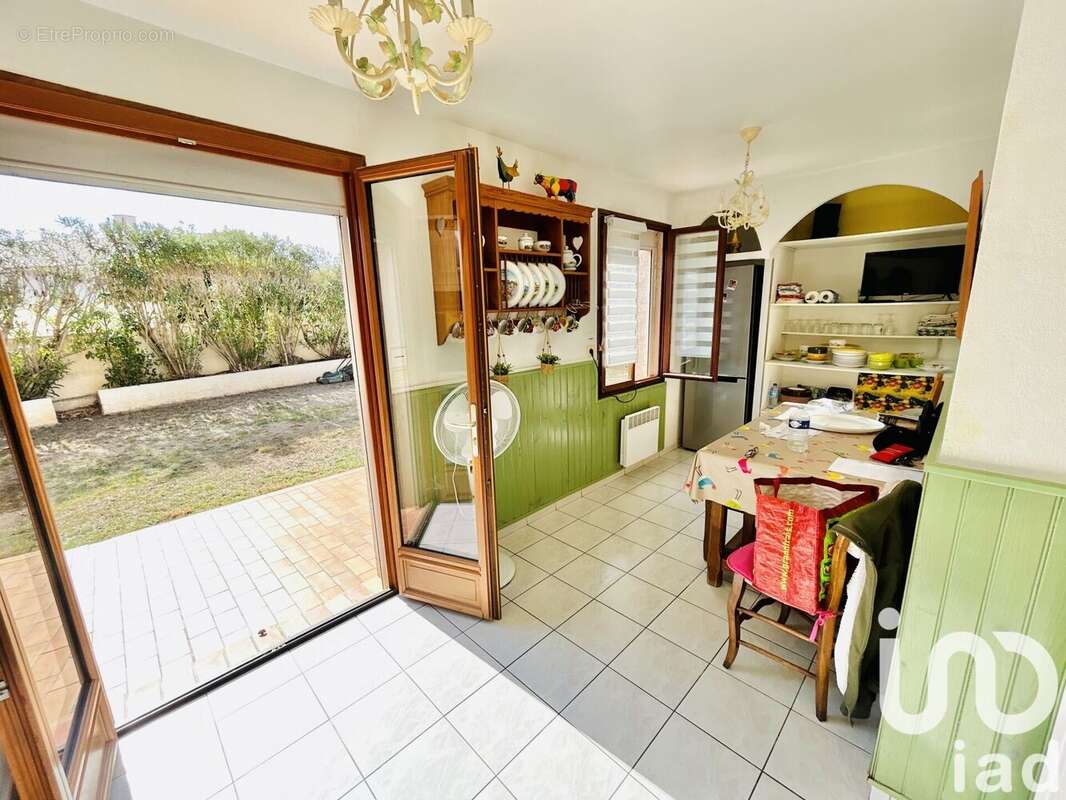 Maison 78 m² à Saint-Thibery  - photo 7